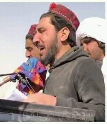 A Young man @ManzoorPashteen who stand like a rock against the brutal powerful State.
#StateAttackedPTM
#PashtunLongMarch4ArmanLuni