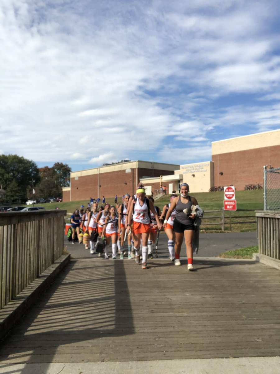 whsfockey's tweet photo. Celebrating National Women In sports Day with the hardest workers in the game. Miss this everyday 🧡💙🏑 #mygirls #FOCKEYFAMILY #KARTFOREVER 🏆 https://t.co/a8hYiEu8E2