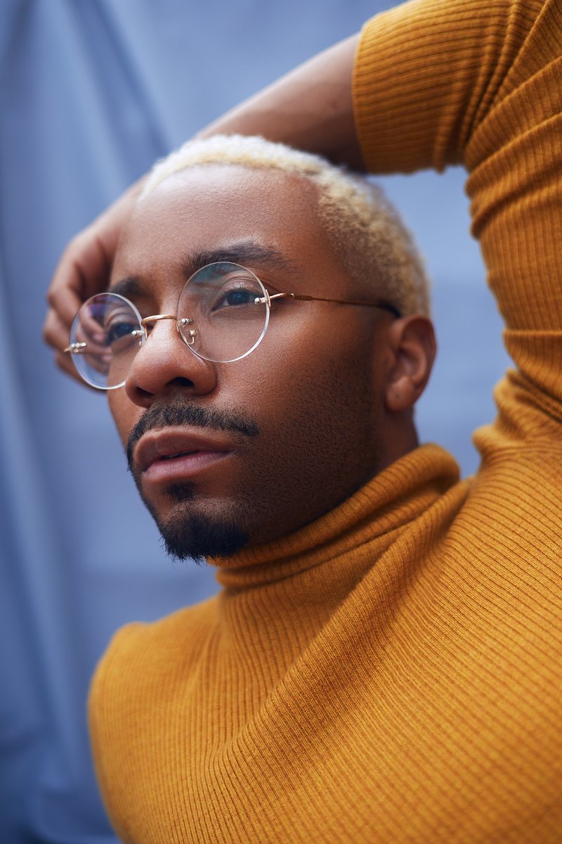 SUConservatory's tweet photo. Guest #choreographer Roderick George's ‘Evil Twin’ is a creation that plays with the deconstruction of human and machine behavior. His work is also a hip-hop vernacular exchange with ballet and contemporary rigor. Join us this weekend to see his work! #ShenCoDance #Reflections https://t.co/8kgvt3Gryp