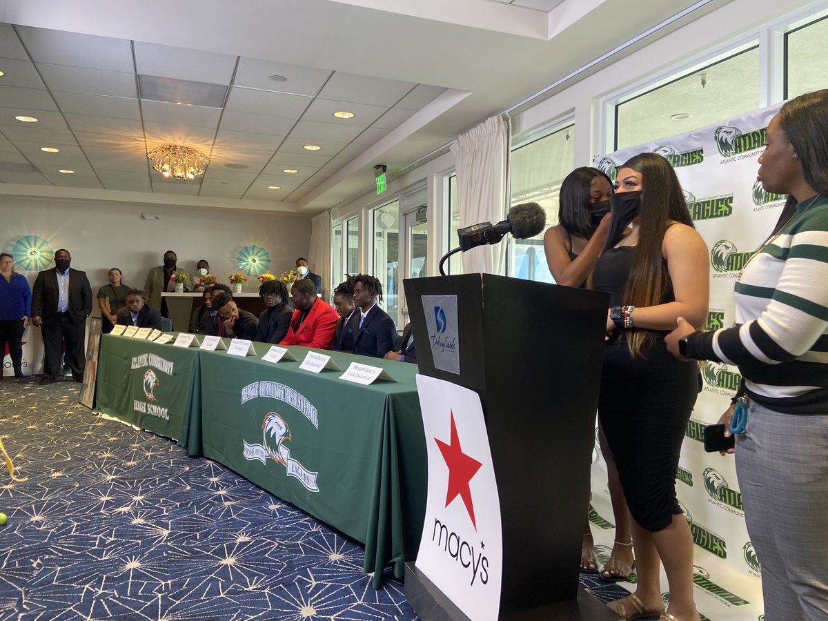 WPBF25News's tweet photo. CONGRATULATIONS! Here's a look at some of the few incredible #SouthFlorida athletes who have committed to schools for #NationalSigningDay Wednesday. #WPBFSigningDay https://t.co/pTG0W8s8GE