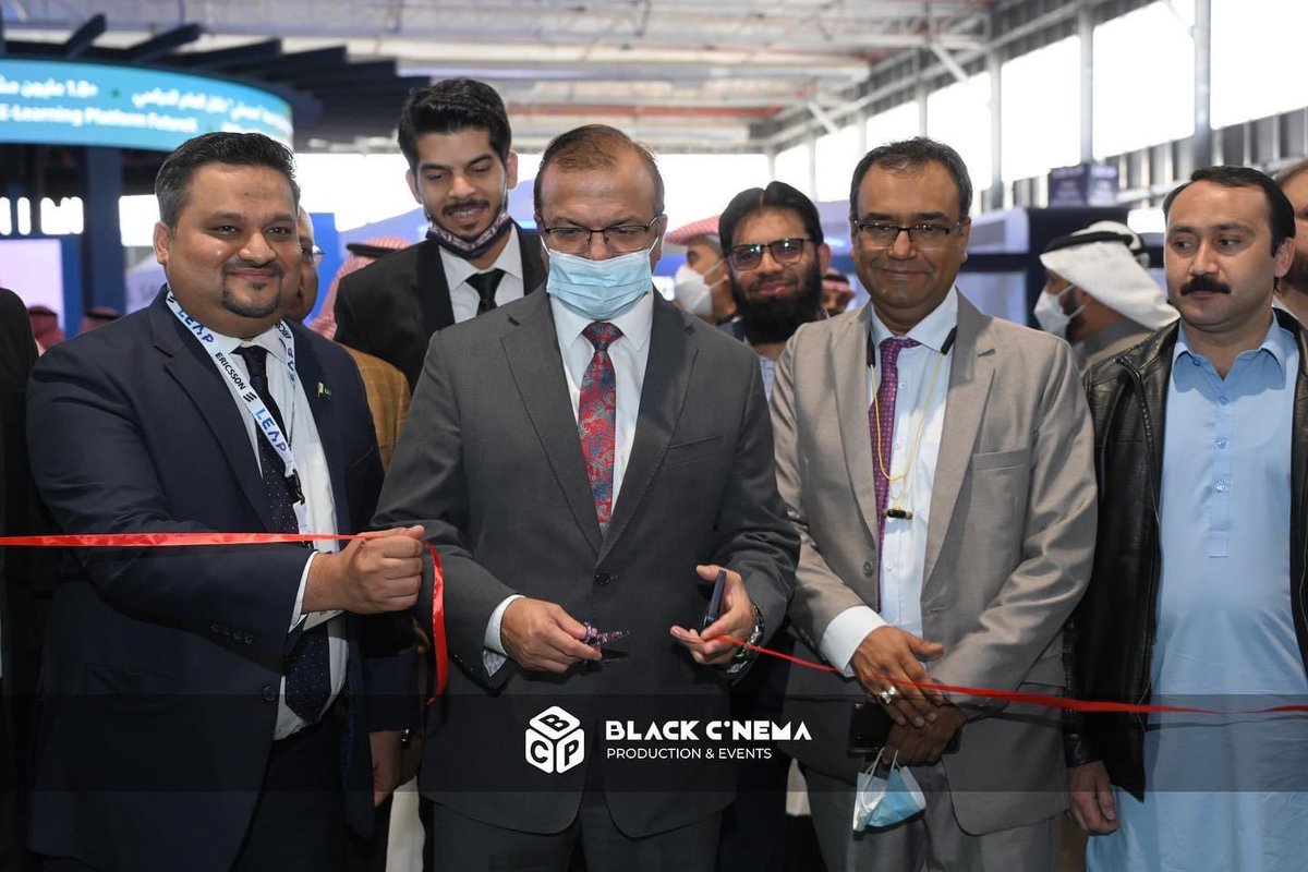 Adnan_Zaheer's tweet image. Finally our Pakistan 🇵🇰 is here!
Pakistani companies/startups are exhibiting at Leap happening in Riyadh #SaudiArabia 
This is so far the biggest delegation of IT/ITES companies. 
Thank you Ambassador @bilalakbar73 sb for your efforts.  
#Leap2022 #PakistanZindabad