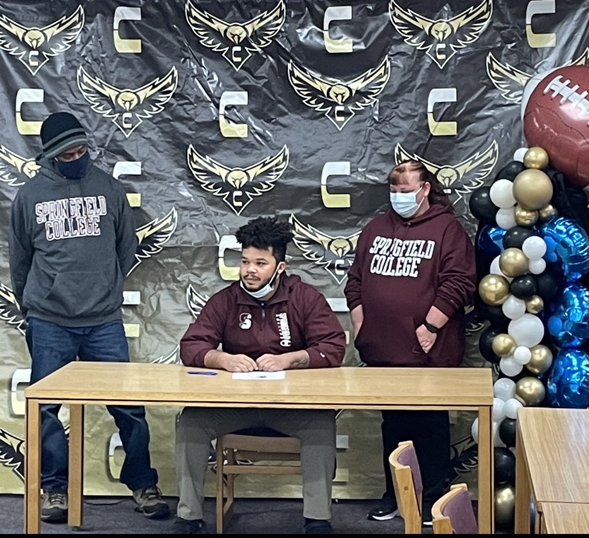 It’s Official 📝

<a href="/Travgause58/">Travis Gause 7️⃣6️⃣</a> ➡️ <a href="/_SCFootball/">Springfield Football</a> 

#BROTHERH22D x #CentralFootball