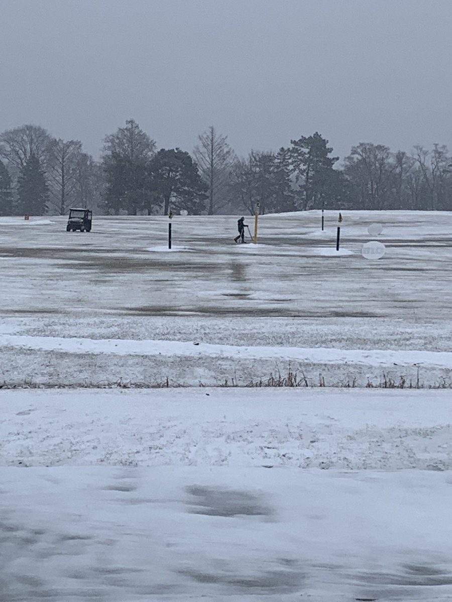 _FelixFND's tweet photo. The unsung hero for @umichmgolf !! No task too big or small or cold 😅. Thanks for all you do for us @steveleduc https://t.co/DSVm1ZwJuC