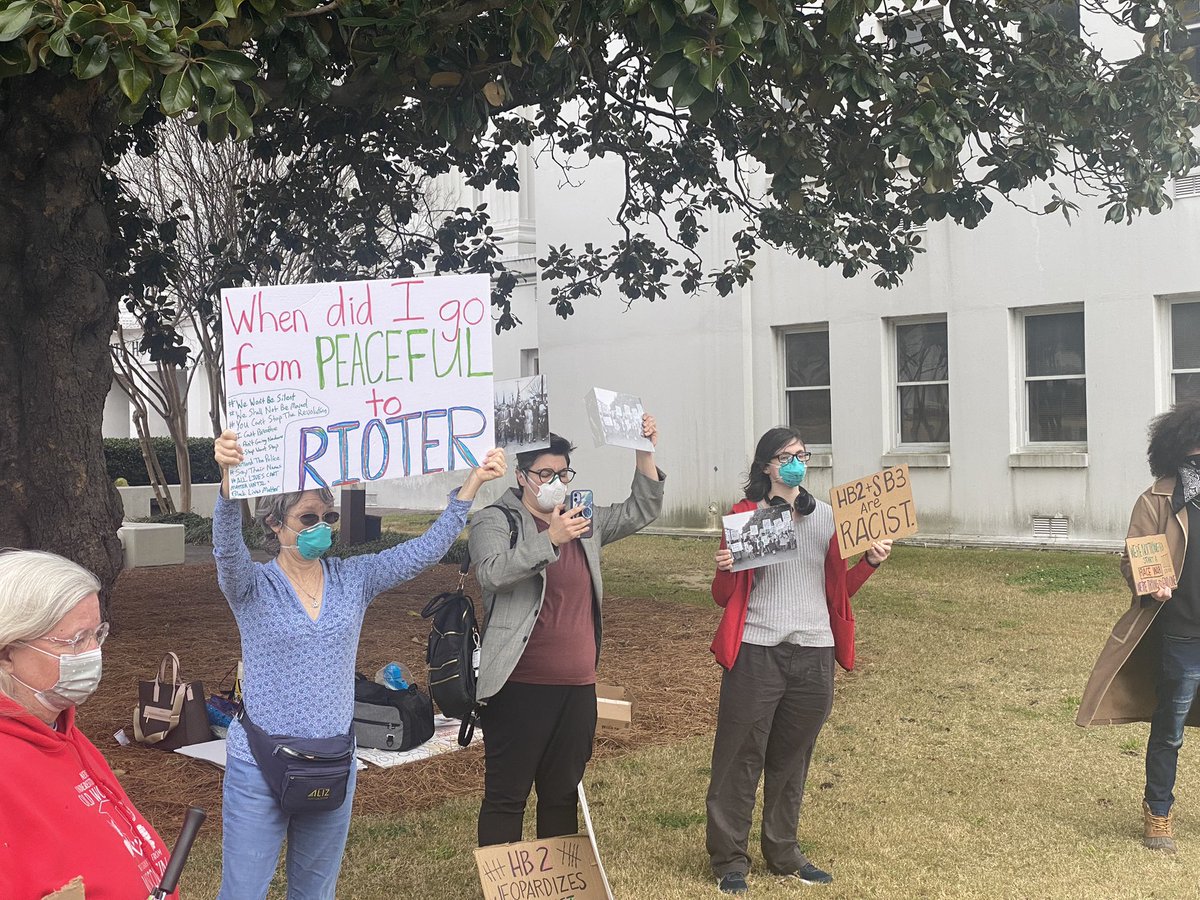 Dylawn4's tweet photo. Organizers with @AlabamaMoves are leading a rally in front of the Alabama State House today in protest of HB2, a bill that will creates new penalties criminalizing the right to protest. The bill will be heard in House Judiciary at 1:30 and there is a public hearing. #alpolitics https://t.co/HEyE0j1okA