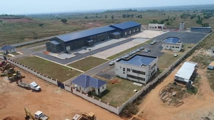 OvieNews's tweet photo. Dangote begins the production of cars in the newly built Dangote Peugeot Automobiles Nigeria Limited (DPAN) factory in Kaduna. They began with the roll out of Peugeot 301, with Peugeot 5008, 3008, 508 and Land Trek to follow in its tow. https://t.co/zs7LJDps85