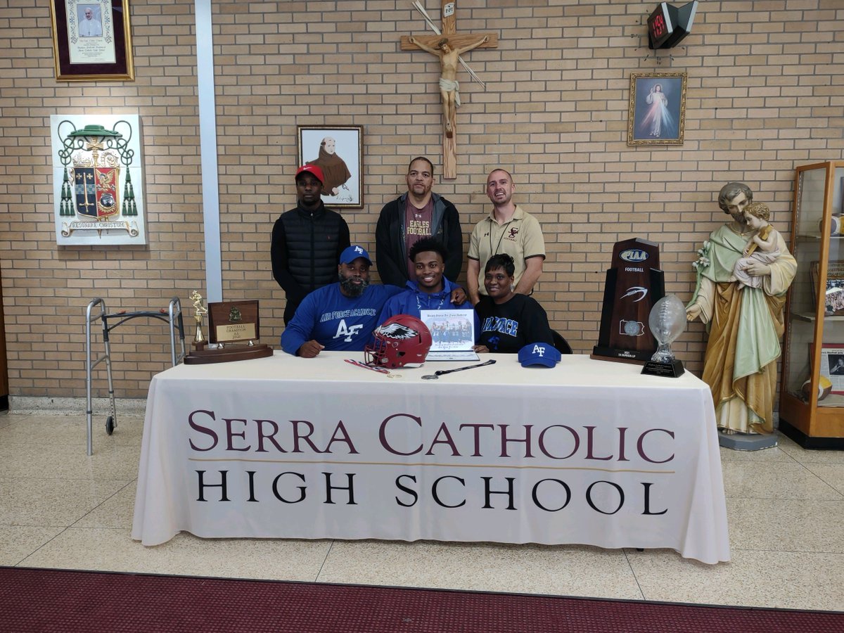 SerraCatholic's tweet photo. Pharoh Fisher - Air Force Academy
Zach Weber - Robert Morris University
Pharoh Fisher and Zach Weber are the first Serra football players who will play Division 1 football in college since Serra won its last championship. Congratulations everyone! https://t.co/oajwd3pfuB