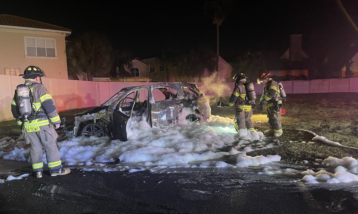mffa3609's tweet photo. A frightening scene last night when a vehicle caught fire, originally in the homeowners garage.  The vehicle was removed quickly and fire fighters successfully extinguished the fire, saving the home. #MissionFireFighters #HereForYou #Local3609 #SavingProperty 🔥 🧑🏻‍🚒🚒 https://t.co/DhgGrkLtXy
