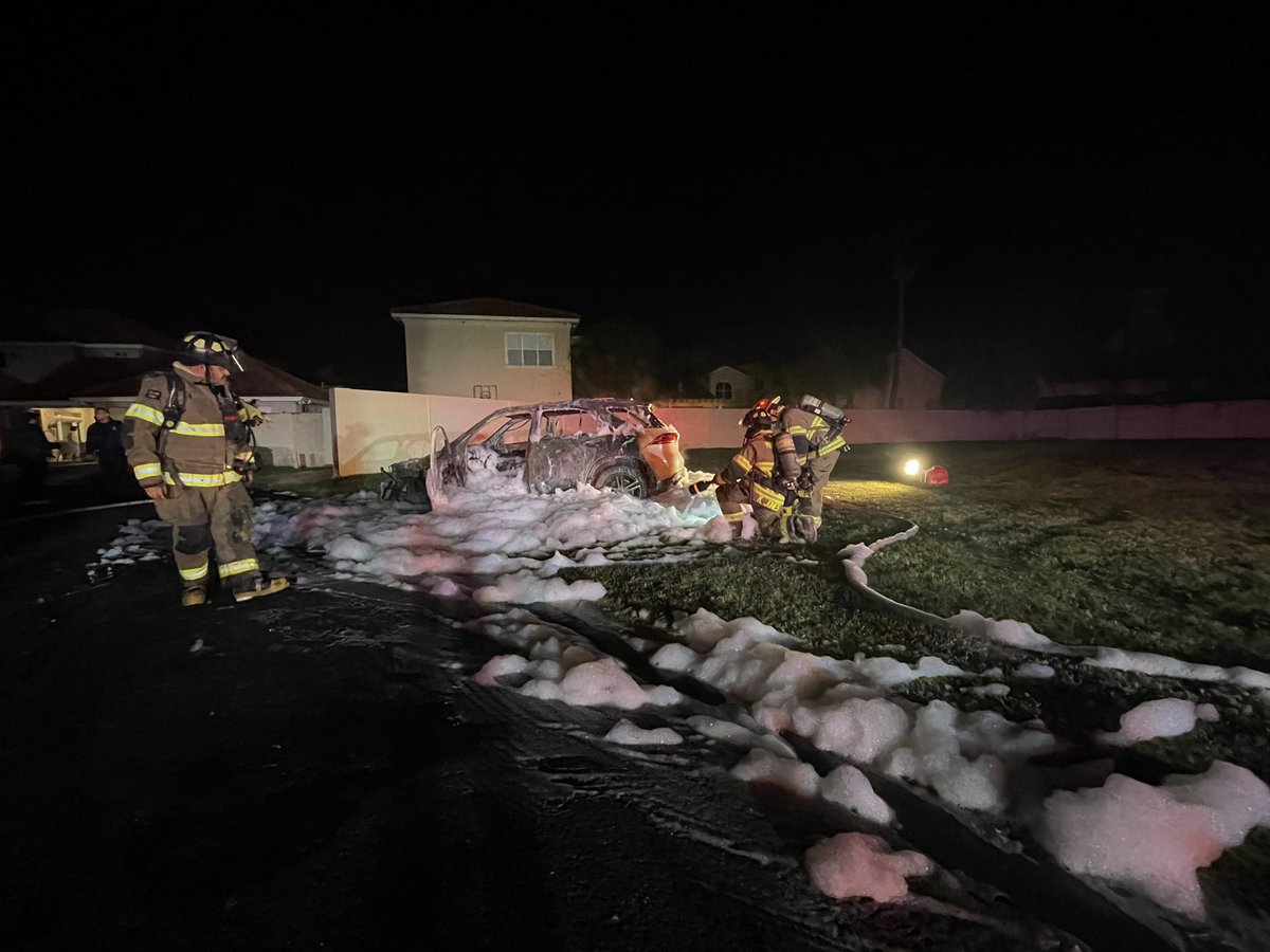 mffa3609's tweet photo. A frightening scene last night when a vehicle caught fire, originally in the homeowners garage.  The vehicle was removed quickly and fire fighters successfully extinguished the fire, saving the home. #MissionFireFighters #HereForYou #Local3609 #SavingProperty 🔥 🧑🏻‍🚒🚒 https://t.co/DhgGrkLtXy