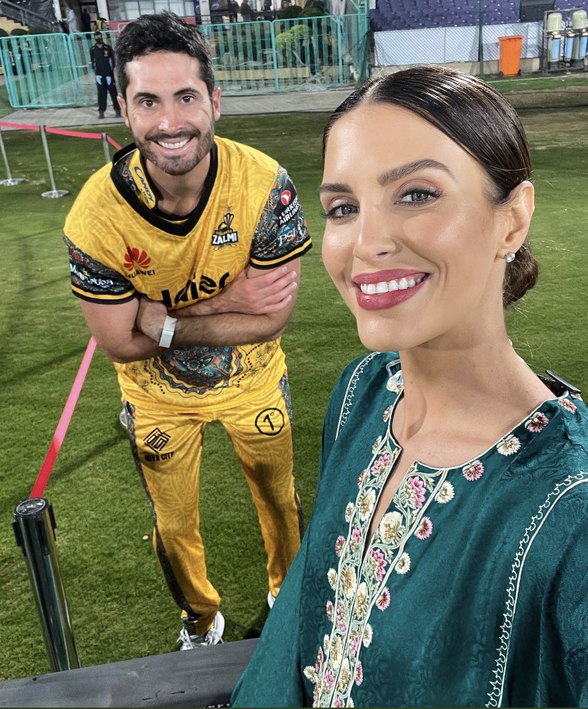 Naqi_786's tweet photo. Ben cutting is playing #PSL7 on Erin’s parchi 😂#LQvsPZ #LQvPZ
Except one match in #PSL5, he has never done any thing useful😉 https://t.co/FNnwQW0wP5