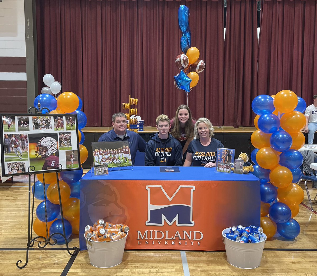 MasonSchuler4's tweet photo. It’s official! Excited to start my next chapter @MidlandU_FB @CoachBenDixon @CoachJamrog . Thank you to my family, coaches, teammates, and friends who came out to support me today. @RoundRockFB @FACTFitnessTX https://t.co/r7a1E0MyFL