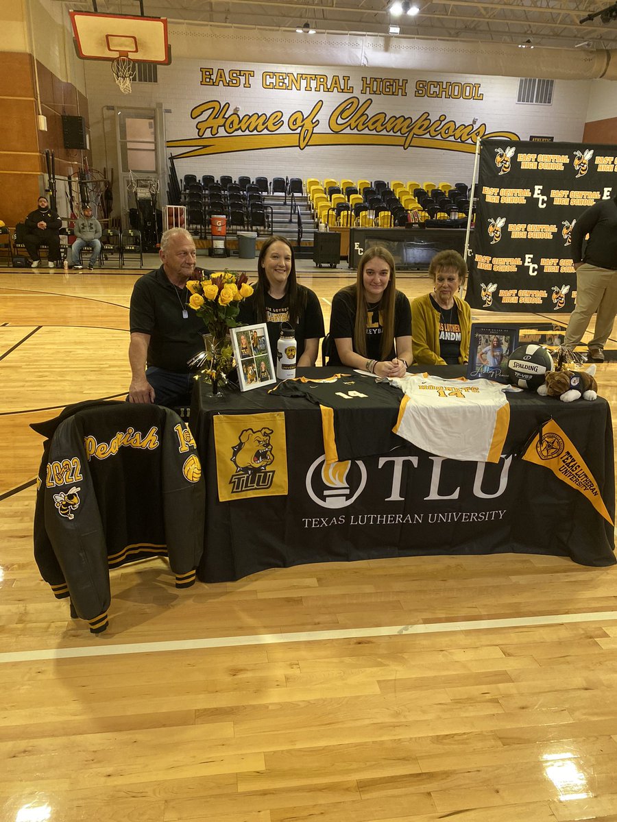 AshleyPearish's tweet photo. Officially a bulldog!!! 💛🐶@tluathletics #pupsup https://t.co/2H46KUWom3