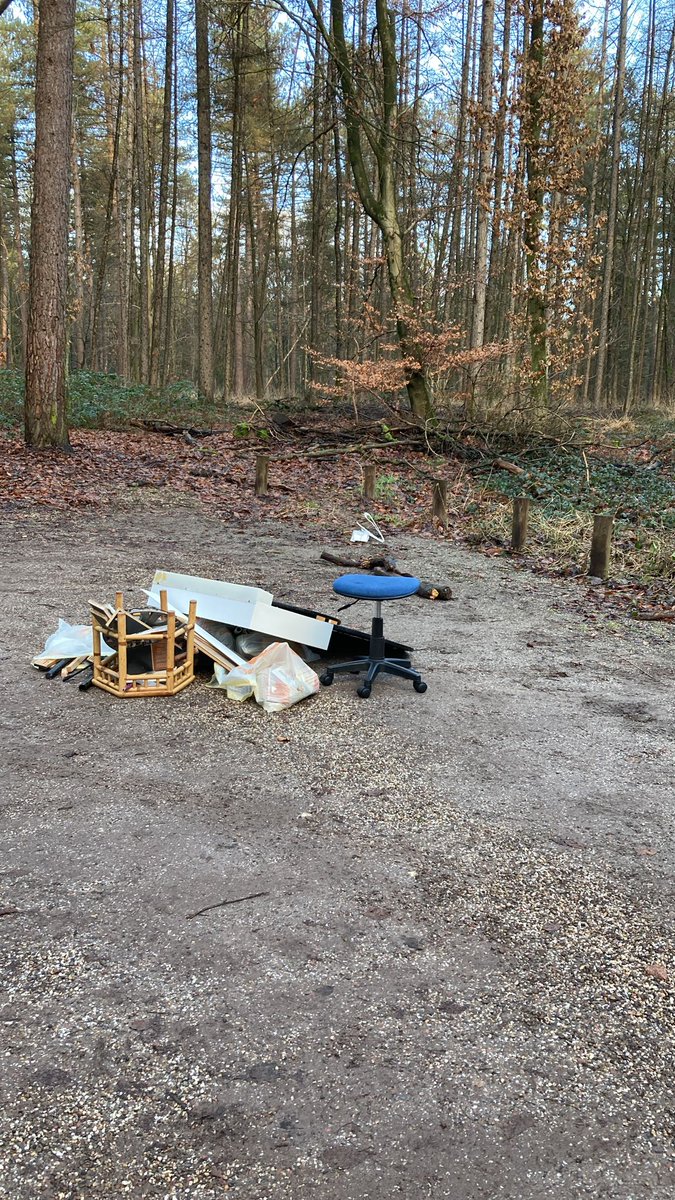 Afgelopen jaar hadden wij in onze terreinen een totaal van 116 afvaldumpingen waarvan 4 afkomstig van een hennepkwekerij. Het jaar is nu nog maar net begonnen en we zitten al op een totaal van 30 afvaldumpingen waarvan 5 afkomstig van een hennepkwekerij.
