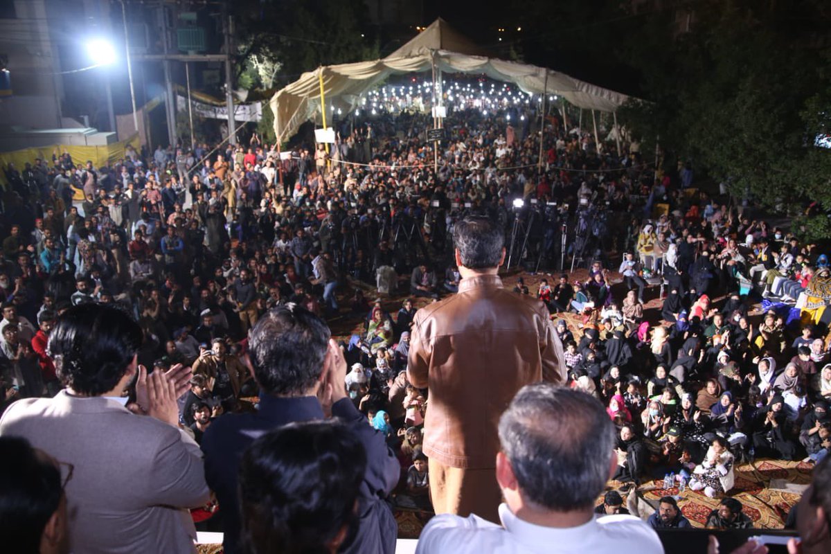 KamalMQM's tweet photo. Day 4 #PSPDharna https://t.co/Kz9z2aTI81