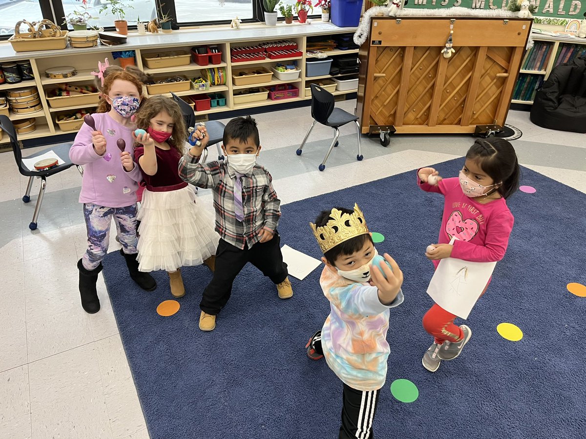 Kindershines's tweet photo. @Kindershines finding PLAY in music class too!! Making a band and rocking their tye dye, tiaras and tutus! #GSPD2022 https://t.co/JASmjmTXnH