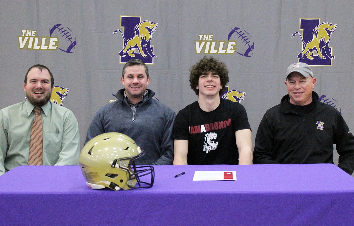 JournalHardin's tweet photo. Family, friends, coaches, teammates and classmates came to the Louisville gym today for Sam Ahl's signing ceremony w/ Hastings. https://t.co/MSRZ4MKVAI