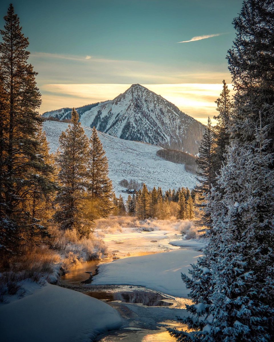 connography_'s tweet photo. Silent winter mornings 🌄 what’s a sunrise you’ll never forget? https://t.co/gYDJQIFmNe