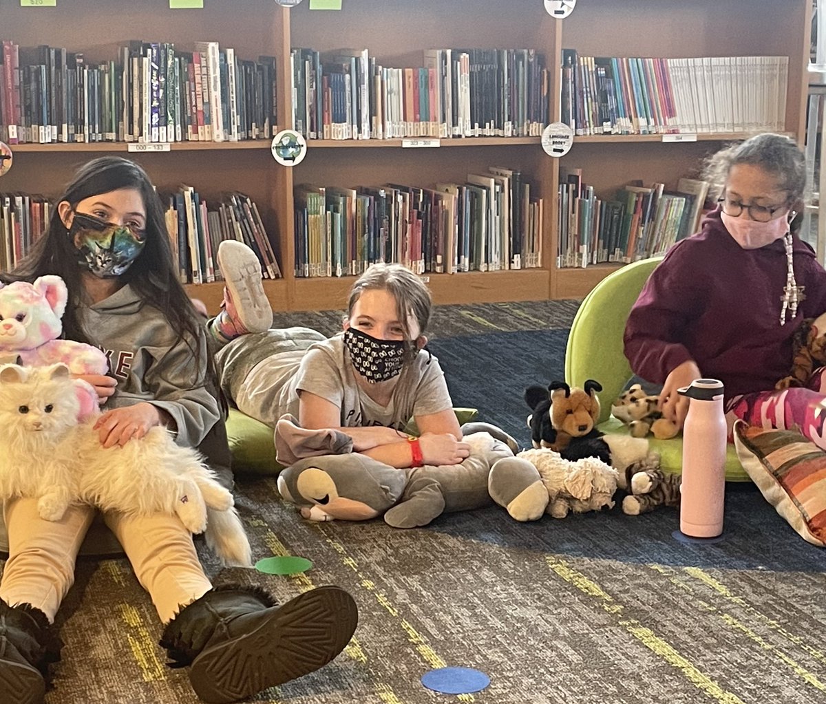 MrsCarterReads's tweet photo. What does one do when #WorldReadAloudDay  intersects with #GlobalSchoolPlayDay? Why, you cuddle up with stuffed friends and share this little gem with some willing listeners! #wondersofwalker @TheWalkerSchool https://t.co/uwJ9ZxqZjA