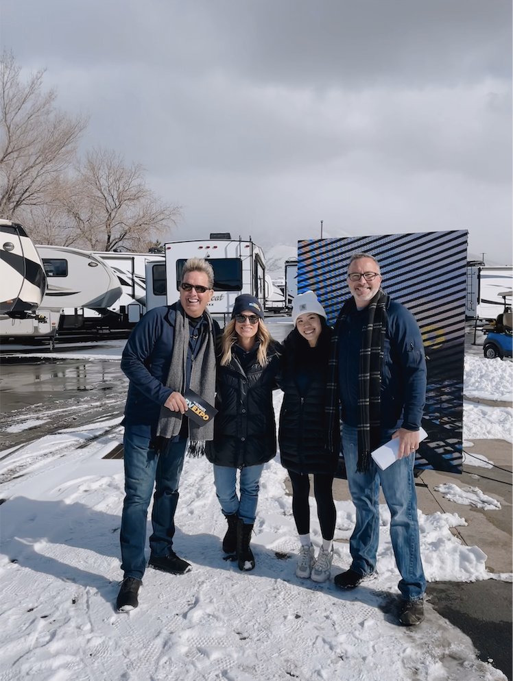 CampingWorld's tweet image. 𝐀𝐑𝐄 𝐘𝐎𝐔 𝐑𝐄𝐀𝐃𝐘 for Day 1 of the 𝐔𝐥𝐭𝐢𝐦𝐚𝐭𝐞 #RVexpo? Well, I hope so because we are live in 30 MINUTES 💥