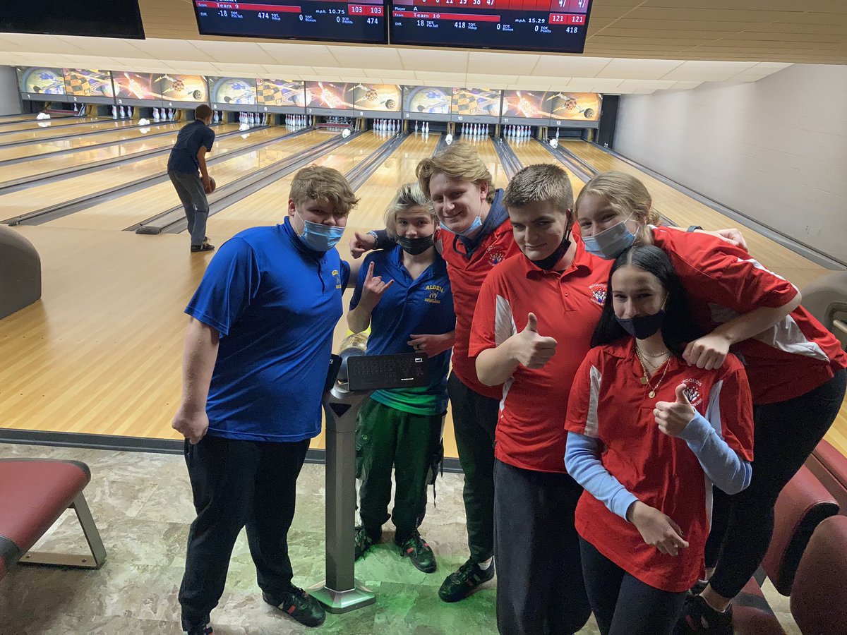 Iroquois Unified Bowling traveled to Alden and had a phenomenal time bowling with our unified friends. Thank You Bulldogs!