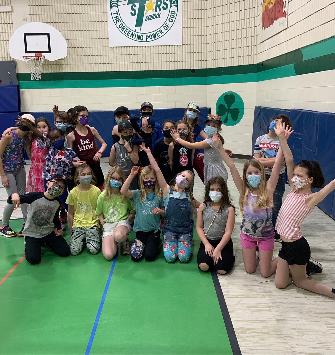 EcoleOBR's tweet photo. One of the coldest days of the year…but it’s beach day at Sister O! 🏖 😎 @GSCSNews https://t.co/8QotVmr3JA