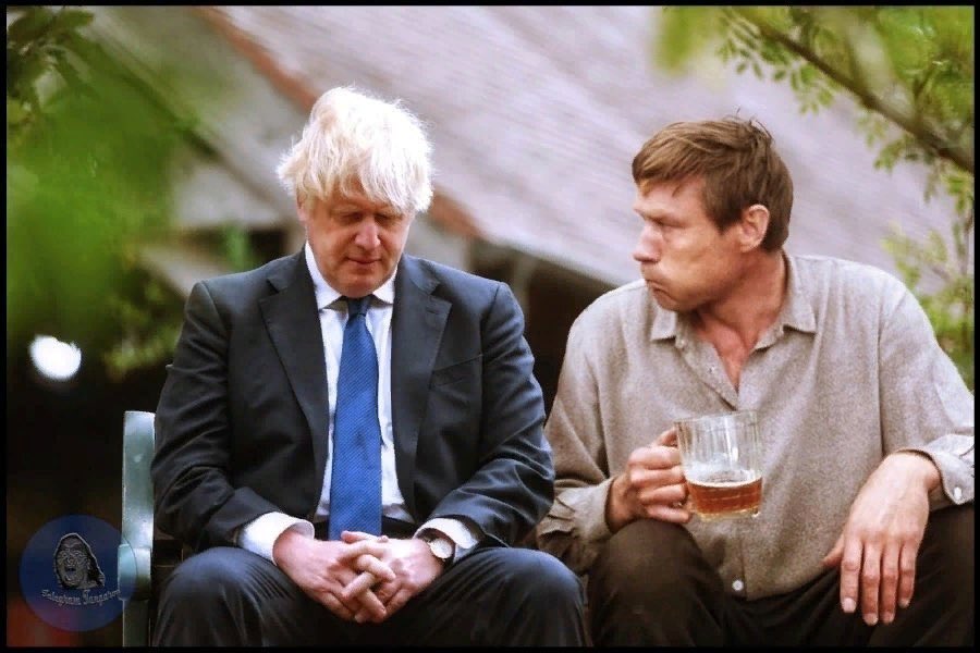 Ну естественно. Алкаш ну естественно. Свобода фото чб. Мемы про естественную красоту. Мемы естественно.