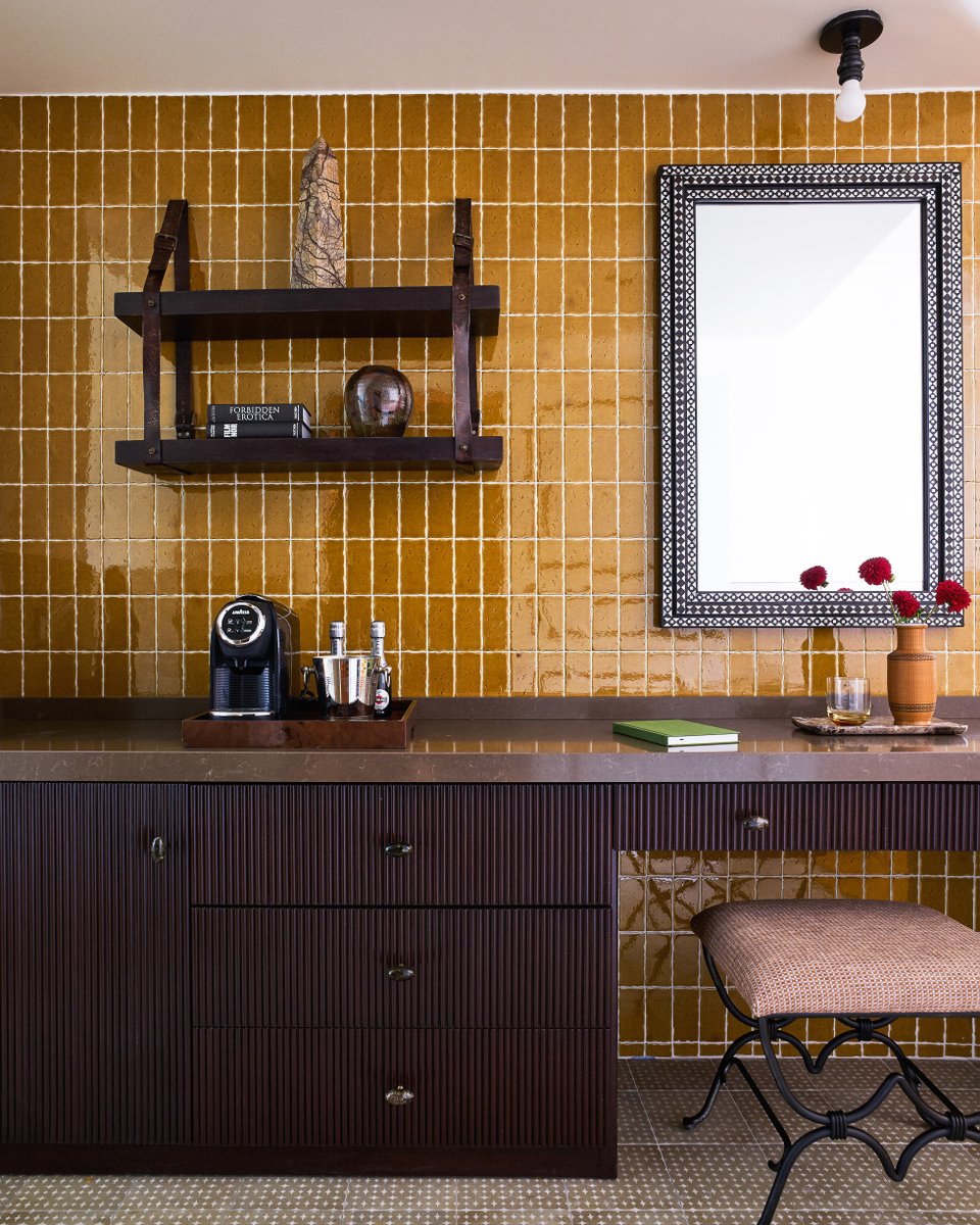 EsmeMiamiBeach's tweet photo. Begin the day with espresso and plan your adventures in the warm glow of goldenrod tile in our Casa Matanza Suite. #EsmeHotel #CasaMatanza #TimeAwayFromTime https://t.co/oZbKCIAD1M