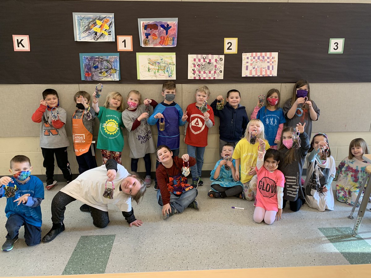 kthomas_artroom's tweet photo. Kindergarten explored an entire art unit about owls that included drawing and clay! Here are Ms. Burger’s students with their finished ceramic owls showing texture, color, and their sculpting skills! @LehighElemNASD https://t.co/1Clf8jUIb9