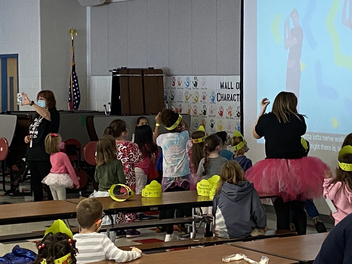 HolleyElem's tweet photo. 2nd grade double scoop party on 2/2/22! https://t.co/FbP4bfc8k1