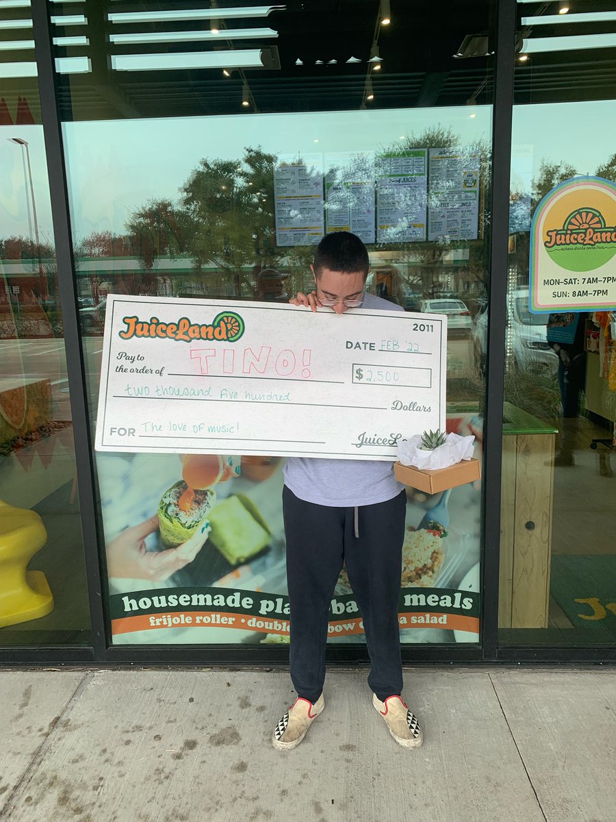 theuncletino's tweet photo. I couldn’t feel my feet or my heart for a bit. I’ve been at @JuiceLand for almost 3 years, funding my music career and paying for life’s necessities. Entry after entry, I decided to give it one more shot. 

CHEERS TO 2/2/2022 TUESDAY🍉 #FRESH4LIFE https://t.co/OIXw0oaUSc