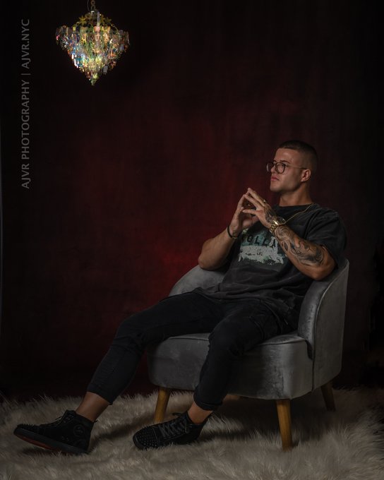 Glimpse in to a fun project I'm apart of :) Morning Twitterverse 📷 https://t.co/81he7z1sw8<a href="/tag/thurstythusday"class="tags"><span>#thurstythusday</span></a>
