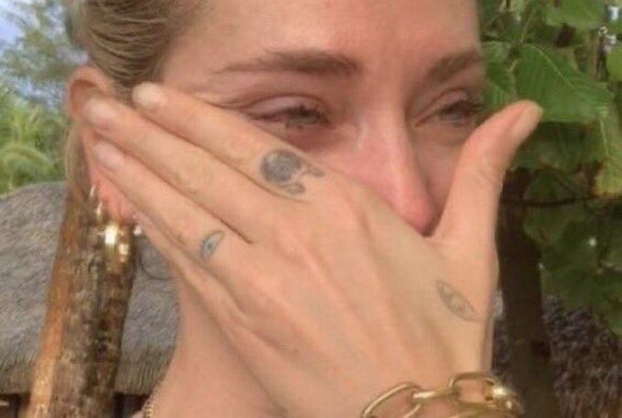 arizambi01's tweet photo. La collana con scritto Giulia di Sangio❤️
#Sanremo2022 https://t.co/ozLAO3cZqc