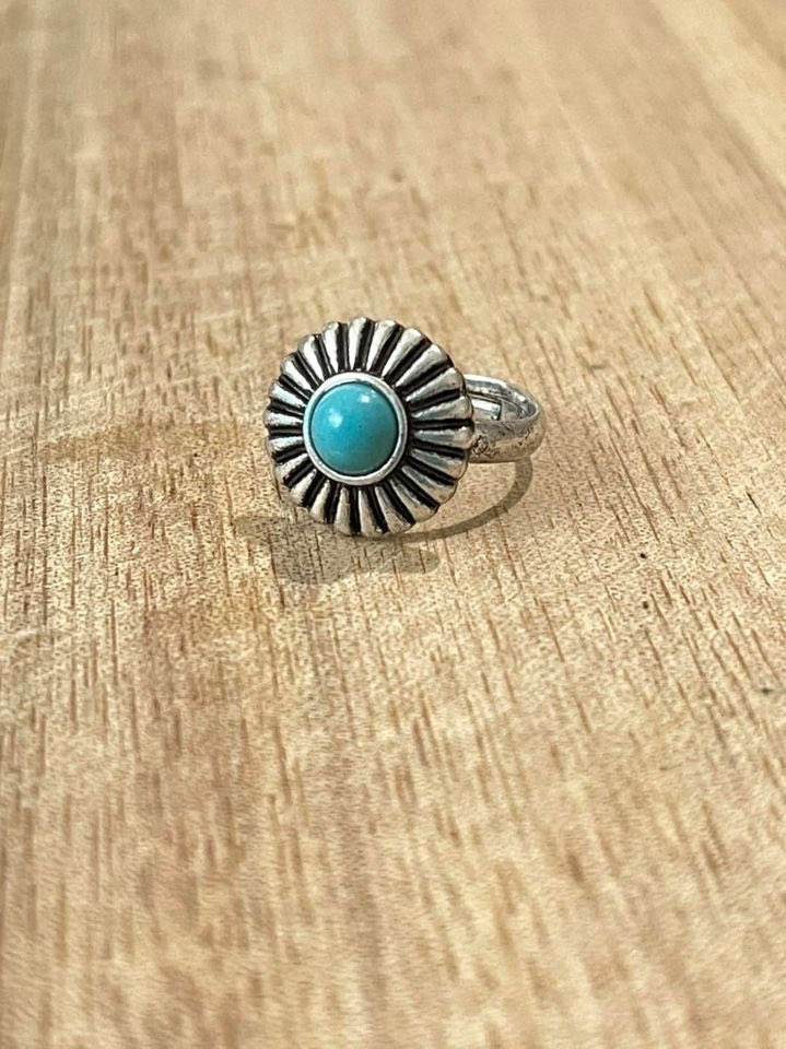 okelkel's tweet photo. I have a few rings left on the website!

Shop here👇😍

https://t.co/Hhbw8MIj0O https://t.co/dNdSk217uo