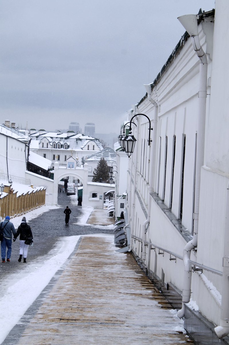 Helen18174248's tweet photo. Києво-Печерська Лавра #photooftheday #photo  #Kiev  #WINTER https://t.co/ytvfos2m3b