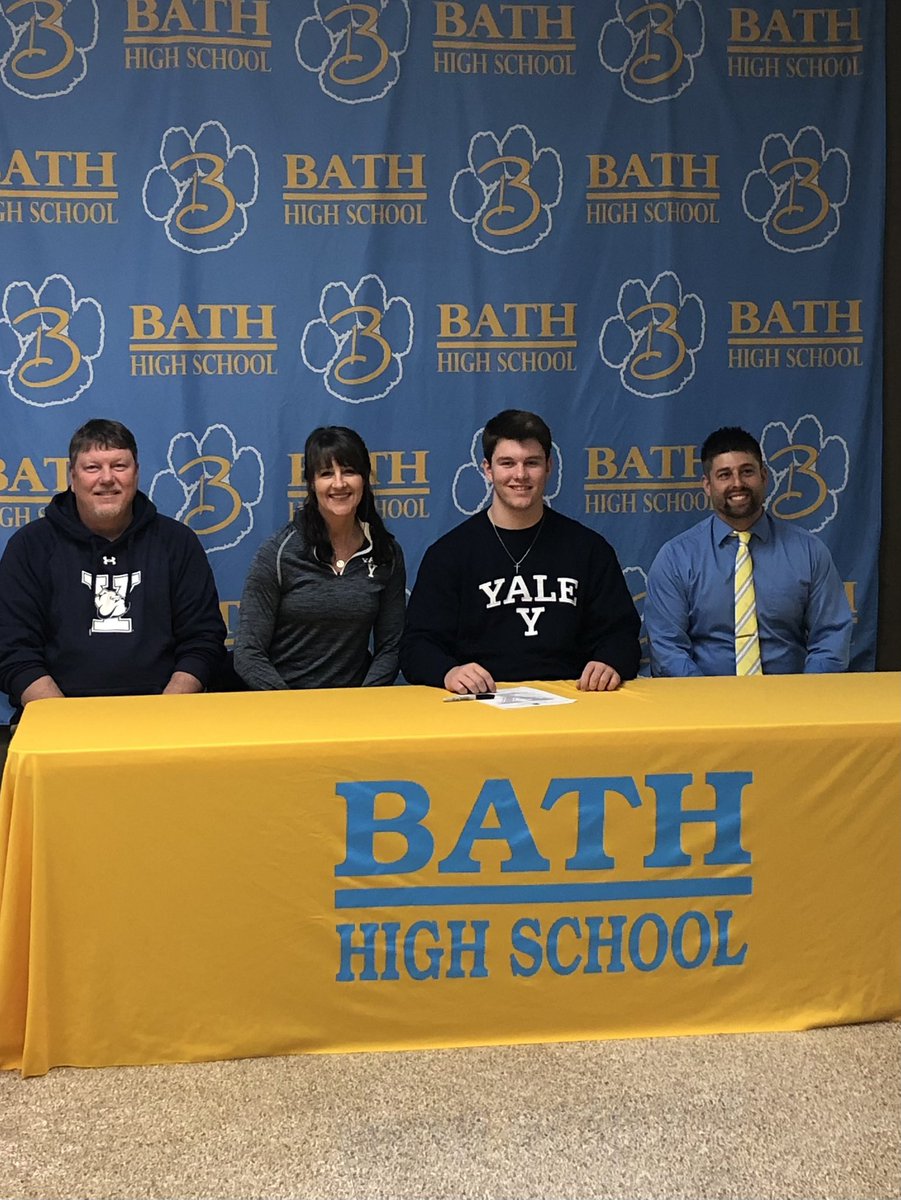 Signing Day for Lucas Prichard. He officially is a Yale Bulldog.  Congratulations!!! 🔵⚪️