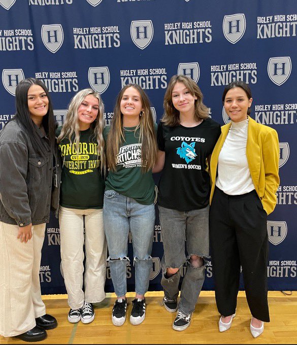 higley_soccer's tweet photo. NSD ‘22 
We are so proud of our athletes who decided to take their athletic abilities to the next level!
Mya Stice - Concordia University Irvine
Brookie Fuentes - Scottsdale Community College
Chloe Carpenter - Chandler Gilbert Community College https://t.co/rhQU1hFPY0