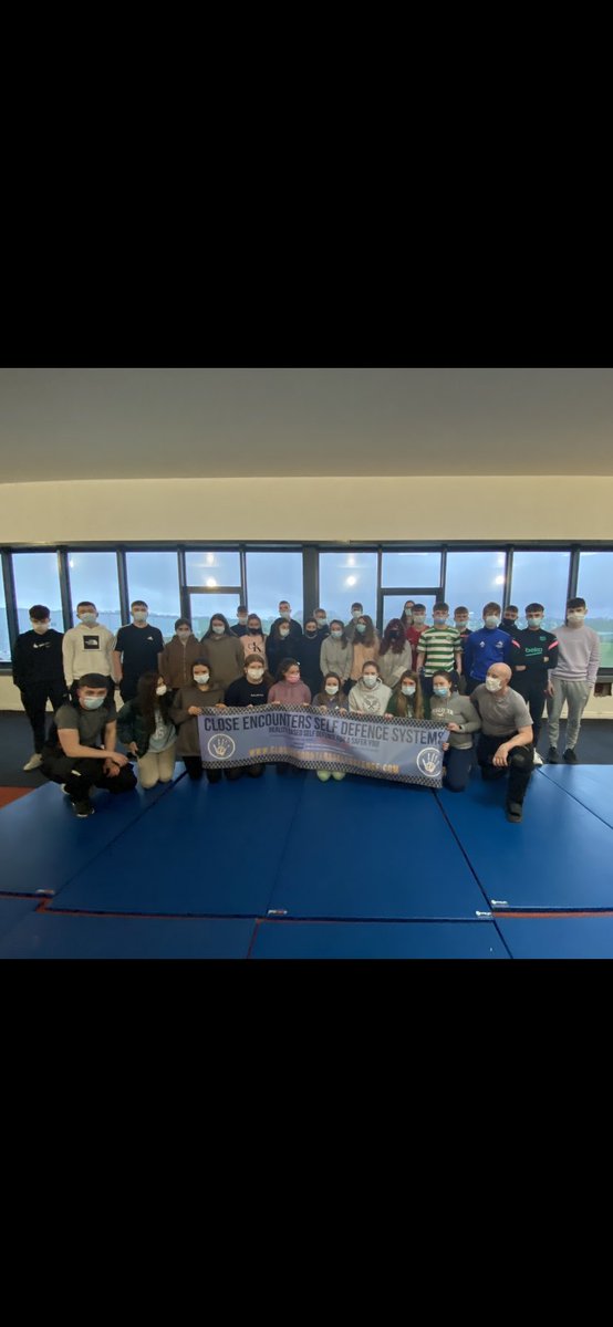 CBCTransitionYr's tweet photo. The first of this weeks workshops on self defence thank you @eamonncoleman4 for teaching our TYs this life skill #Selfdefence @ClaregalwayColl https://t.co/ildzvptv1h