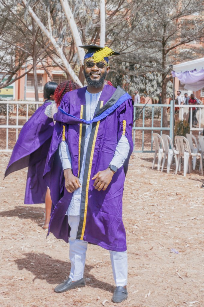 Gsmusa_jr's tweet photo. A beautiful Tuesday it was yesterday!! Coming this far has taken tremendous growth through good and tough times. Alhamdoolillah regardless!! B. Tech Quantity Surveying ๐ท๐ #PurpleTuesday #FUTMinna #TheBetterManProject https://t.co/d8l16FFiBZ