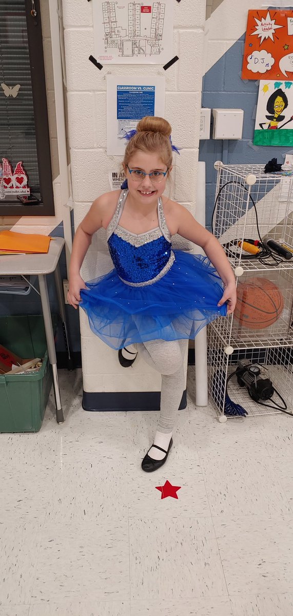 McNeilElemPE's tweet photo. #tutu22 @McNeilElem 1st Grade https://t.co/g0J0UduNGM