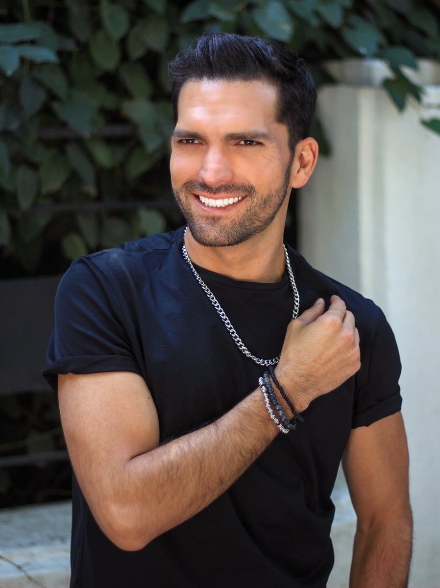 _AlfonsoSoto_'s tweet photo. ¡Be the reason someone smiles today!
¡Feliz ombligo de semana! Te reto a que seas la razón por la que alguien sonría hoy 😁 https://t.co/zcpP7CsLQY