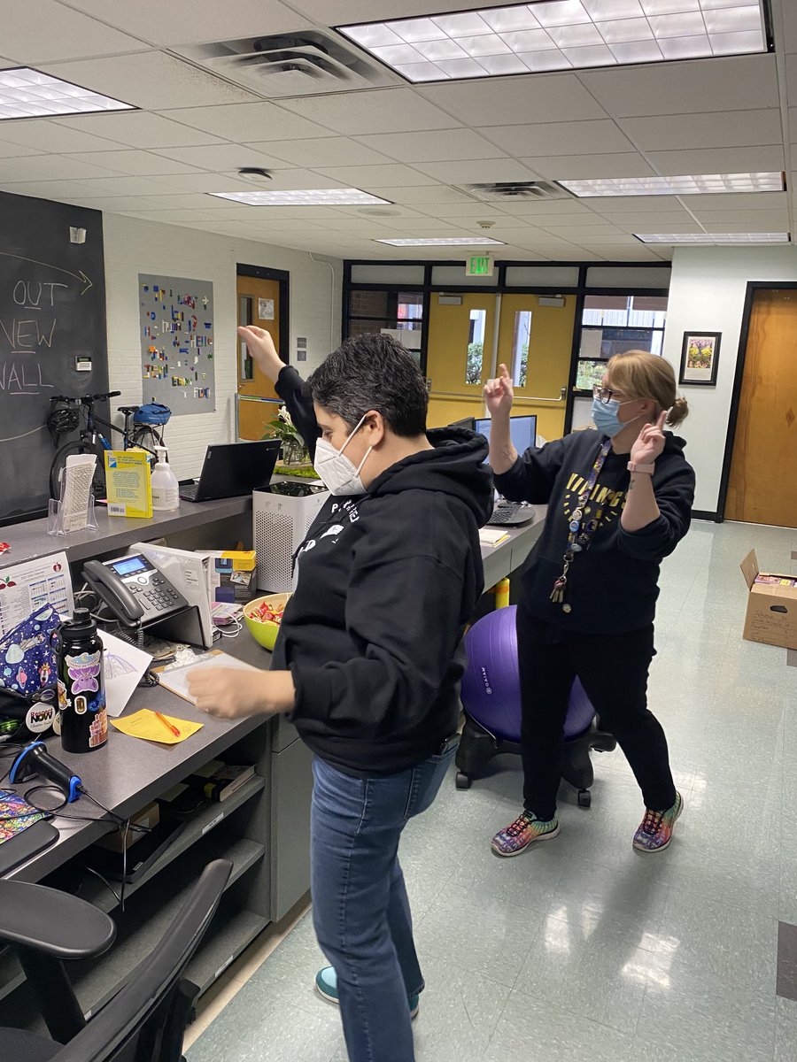 Mocha_Minds's tweet photo. Nothing beats the excitement of the ⁦@navarro_vikings⁩ library staff at 2:22 on 2/2/22 on TUESday. I feel so lucky that my kiddo has this type of energy in HIS library. #SELbration ⁦@AISD_SEL_CPI⁩ ⁦@NavarroHSLib⁩ https://t.co/t8lk67Qypc