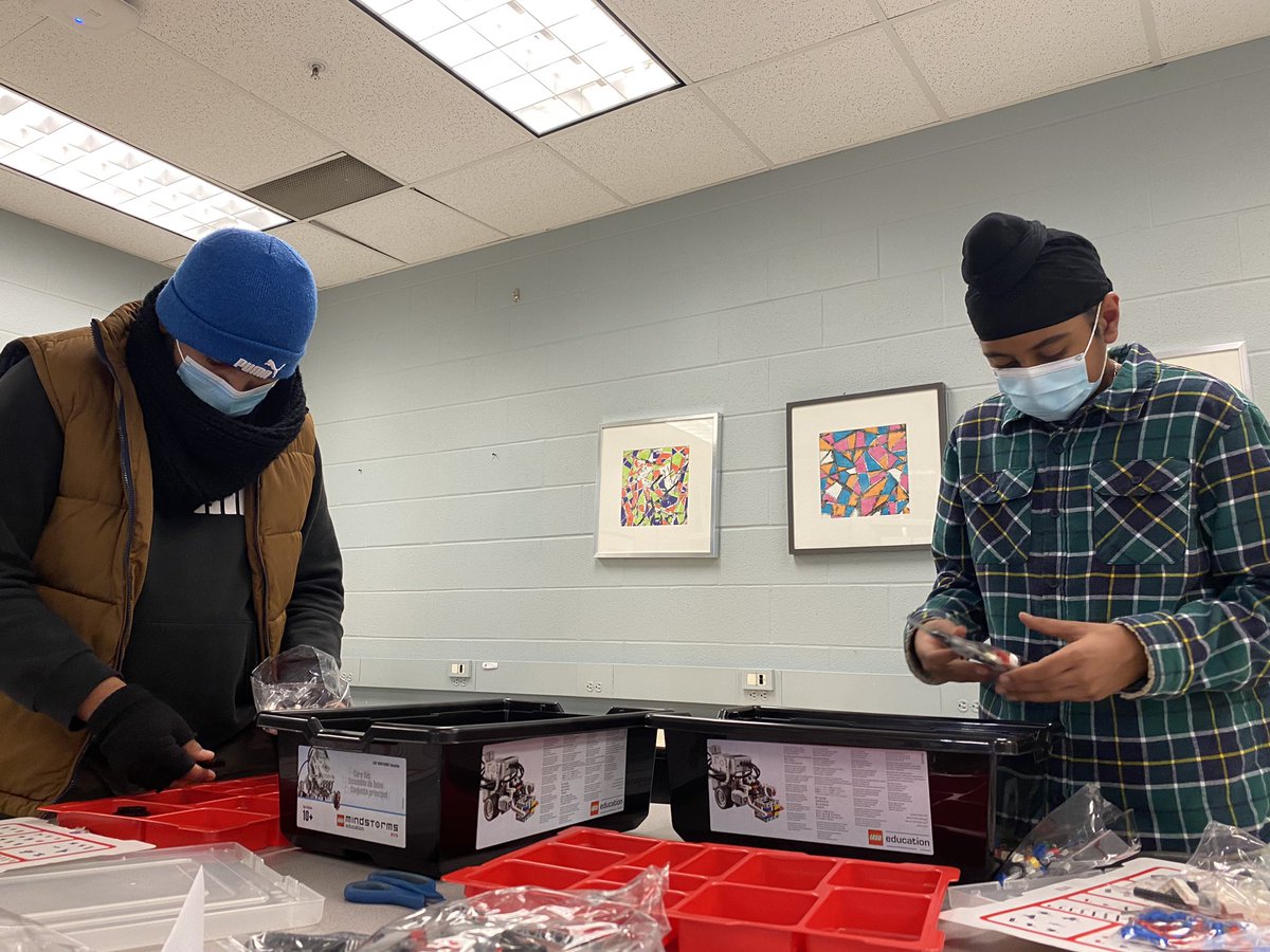 <a href="/CastlemoreSch/">Castlemore P.S.</a> is so excited that our <a href="/LEGO_Education/">LEGO Education</a> kits have arrived! We are ready for the #PeelEML Innovators Series! 🤖 Thanks you <a href="/MrSchuermann/">Mister Schuermann 🦋</a> <a href="/davidweightman/">David Weightman</a> and the incredible EML team for organizing. <a href="/PatrikaDaws/">Patrika Daws</a> <a href="/SAdebayo_PDSB/">Sandra Adebayo</a>