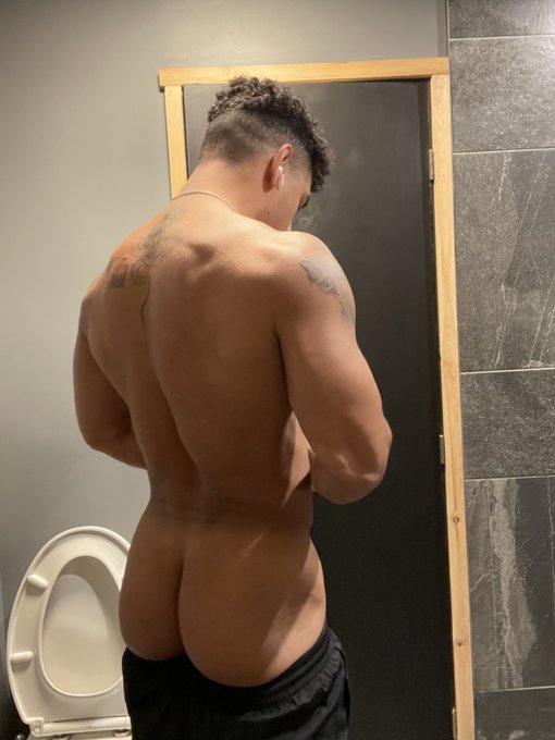 Never too late to do a #humpday post https://t.co/7OTKRjw0VJ<a href="/tag/humpday"class="tags">#humpday</a>