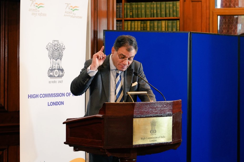 HCI_London's tweet photo. @HCI_London hosted a panel discussion chaired by Lord Jitesh Gadhia, investment banker; Dr M Kaul, President, IPF; R Heald,  UKIBC &amp; Loknath Mishra, ICICI. Lord Bilimoria, President, @CBItweets welcomed its innovative features; E&amp;Y presented an analysis. (2/2) https://t.co/yNXMuZUGBy