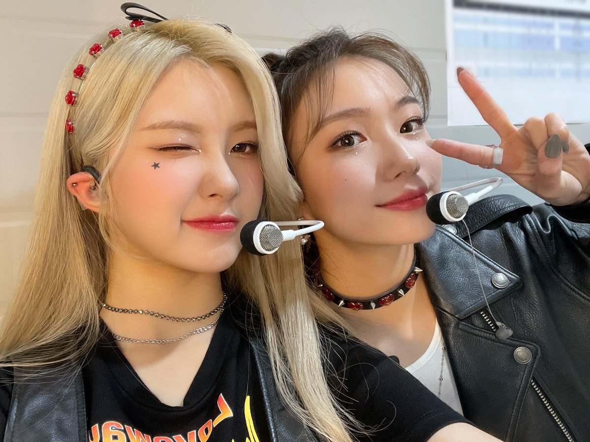 dayeon with chae and youngeun <3