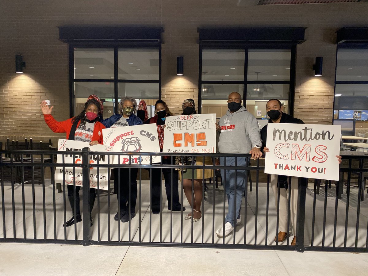 ConyersMiddle's tweet photo. We had such a great time during our Chick-fil-A Spirit Night! Super thankful for our PBIS Team &amp; families that participated. We’re happy to have support from our #WorldClassBusinessPartner @RockdaleSchools @PBISRCPS1 @PBISRewards @ChickfilA https://t.co/xrEPM06LVa