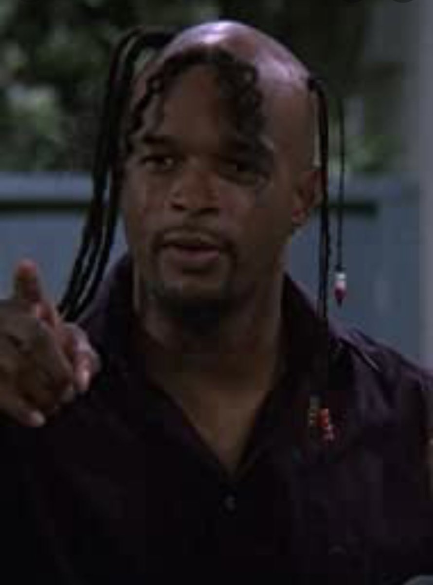 Iammshustle's tweet photo. This the first thing I thought of when I seen summer walker new hairstyle 😂😂 #summerwalker #damonwayans #theshaderoom https://t.co/lKYAWpw1xO