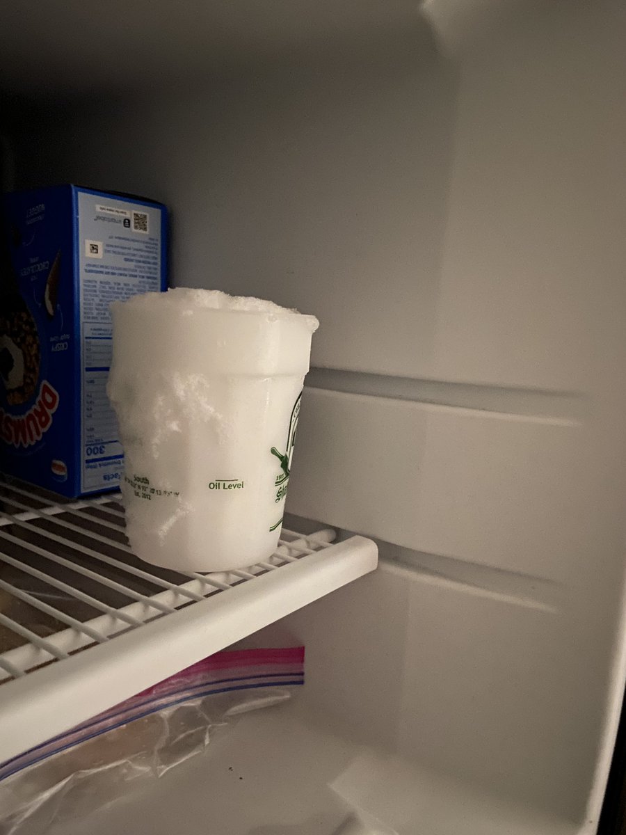 byJosephBeaudet's tweet photo. BREAKING: Columbia has nearly accumulated one shakespeare’s cup worth of snow. Possibly skewed data, but it’s doubtful. I also now have a shakespeare’s cup of snow in my freezer! #CoMoSnow @CoMissourian @warhovert https://t.co/lx7T5I0IH6
