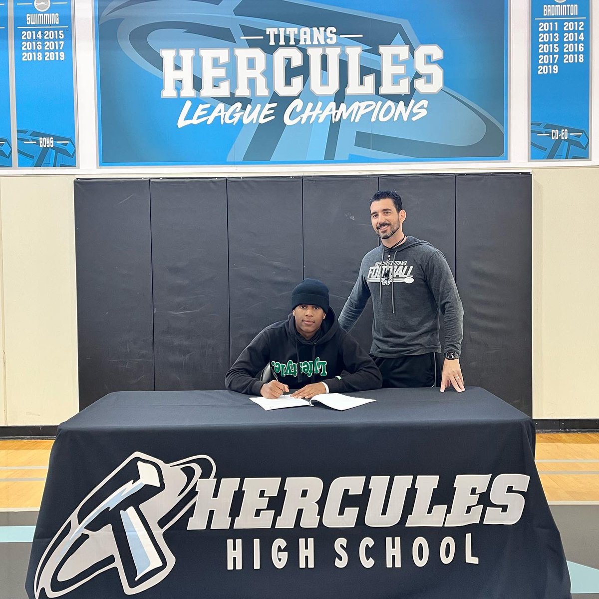 Coach Grecco 🇺🇸🇮🇹 (@deangrecco) on Twitter photo Congratulations <a href="/MichaelWhaley04/">Michael Whaley</a> on your commitment to play football at Fresno State University!
#GoDogs #PrideOfTheValley #TitanUp Congratulations <a href="/MichaelWhaley04/">Michael Whaley</a> on your commitment to play football at Fresno State University!
#GoDogs #PrideOfTheValley #TitanUp