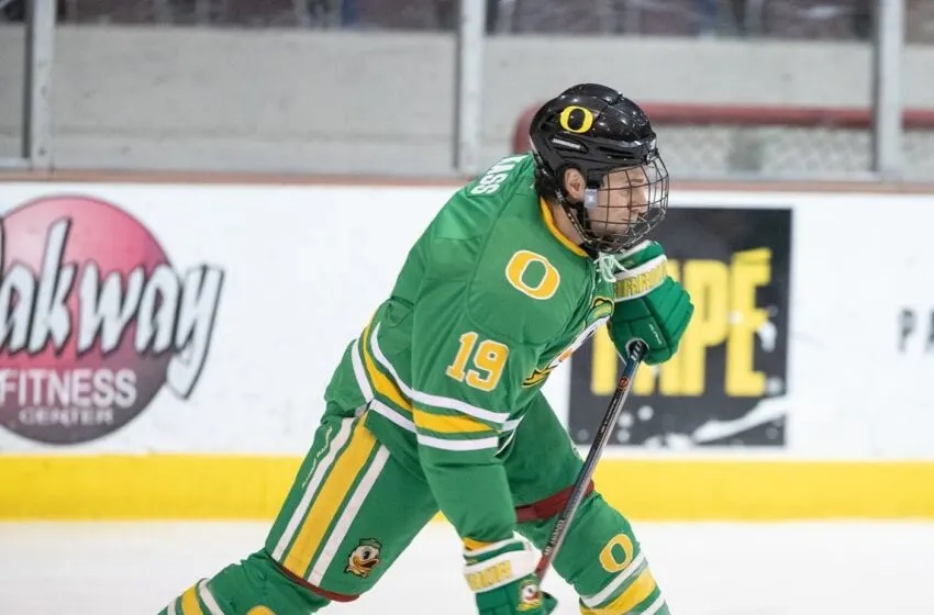 Oregon Law alum Harrison Kass JD’20 writes about his experience as an attorney joining pro hockey titled “The Story of A 34-Year-Old Rookie.” Kass  was an attorney and now is a pro hockey player for the Hat Tricks.  
Read his article here: 
fal.cn/3lPCC