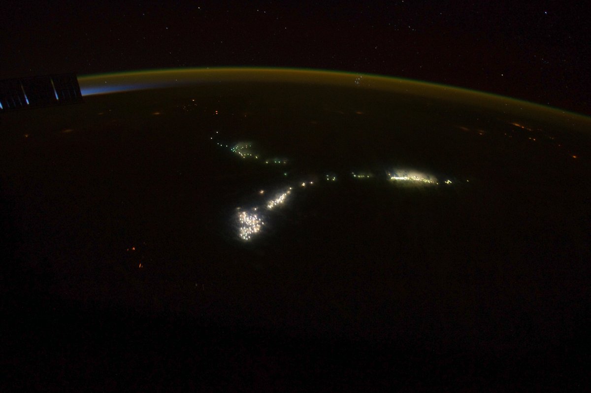Estas fotografías nocturnas ISS030-E-128497, ISS030-E-164960, ISS030-E-174328, realizadas por la Expedición 30 de la ISS, para los días 8, 11, 18 de marzo 2012, dejan en evidencia la pasada actividad pesquera extranjera, frente a la costa patagónica. <a href="/DaniMColu/">Daniel M Coluccio</a>